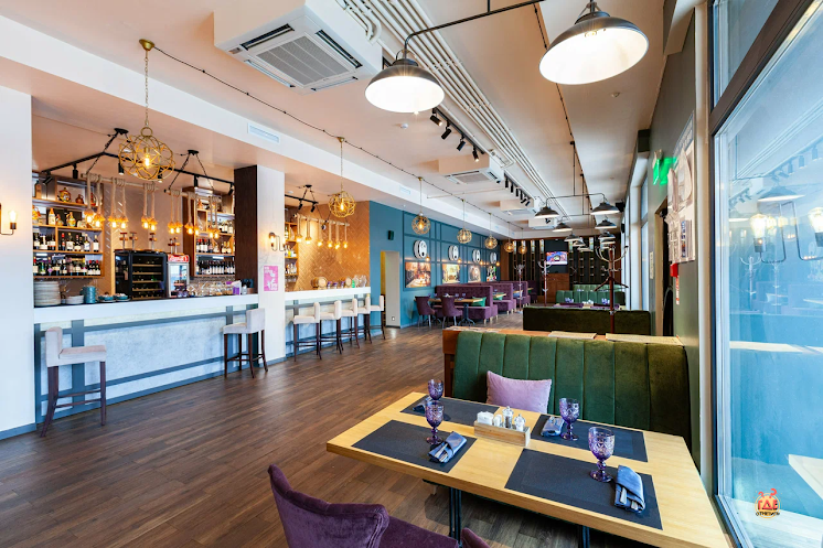 Основной зал в «Вино» фотография №6