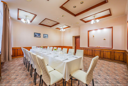 Малый зал  в Малый зал 