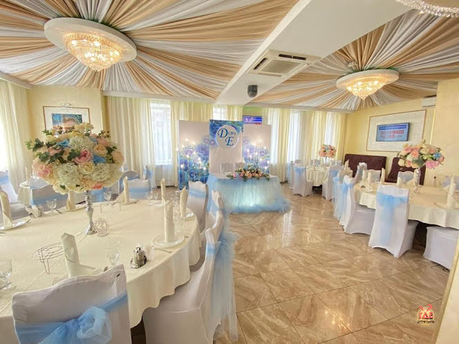 Большой зал в «Лион на Перовской» фотография №1