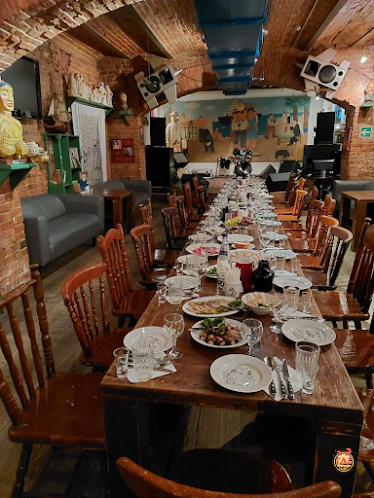 Основной зал  в «Клуб Петрович» фотография №12