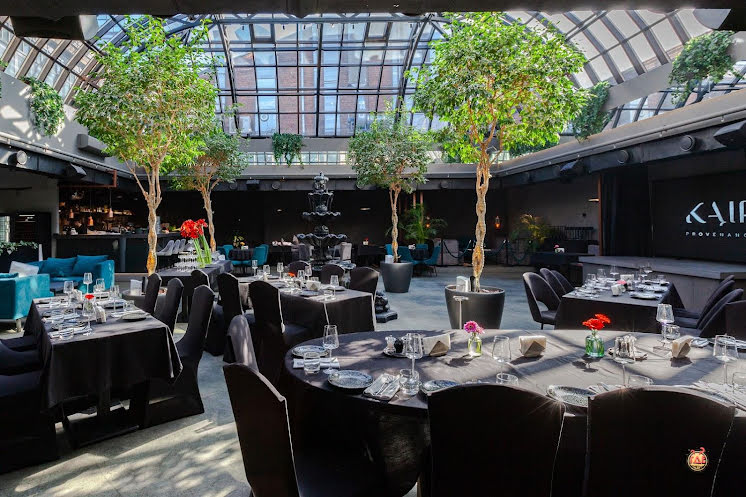 Зал ресторана  в «Kaif Provenance» фотография №8