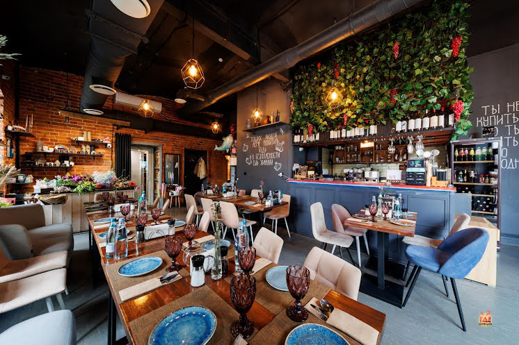 Зал ресторана в «Вах Хинкали на Холодильном» фотография №8