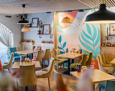  ресторан По чесноку на Академика Королева