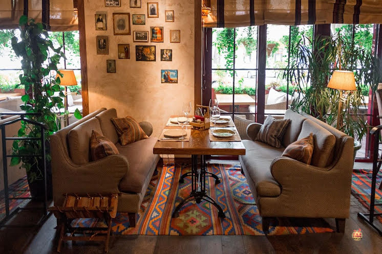 Основной зал в «Бастурма» фотография №10