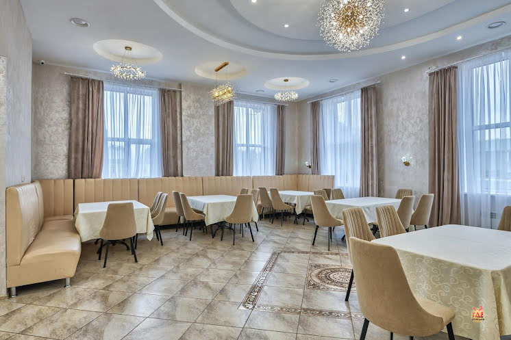 Зал на 70 человек в «Адель» фотография №1