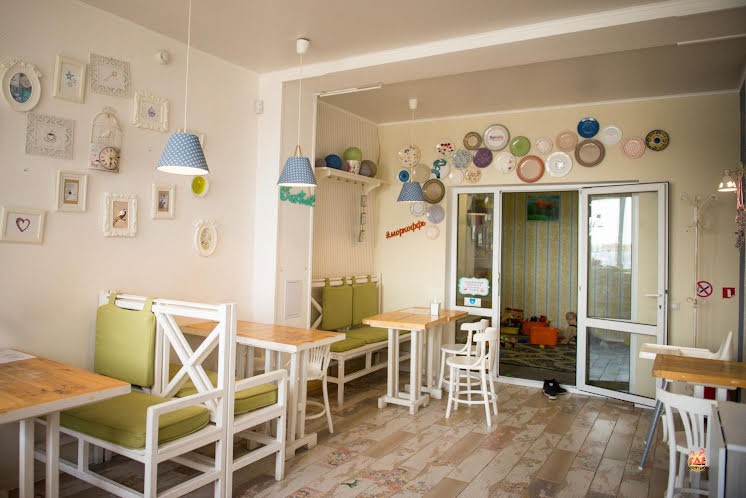 Зал кафе  в «МорКОФФь на Дериглазова» фотография №3