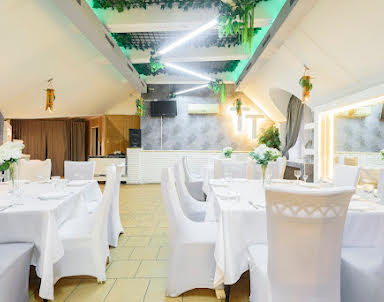  ресторан Три тополя