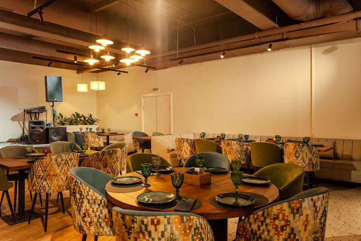 Зал 2 этажа  в «Шато Манави на Профсоюзной» фотография №7