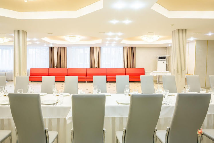 Большой банкетный зал в «Ашхана на Западной» фотография №8