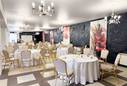 Большой зал в Малый зал