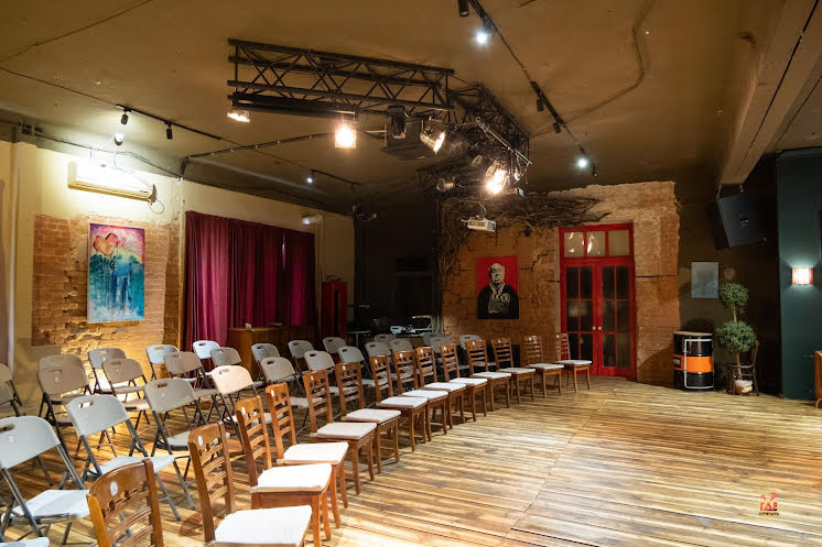 Большой зал в «Арт-Пространство «Артист»» фотография №18