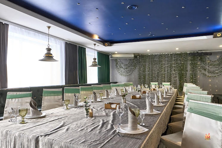 Основной зал  в «Берег» фотография №4