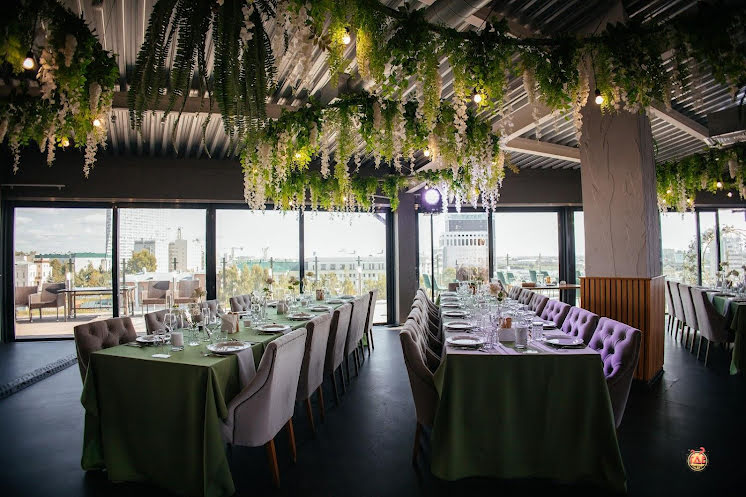 Основной зал в «SKY8 Terrace&Grill» фотография №2