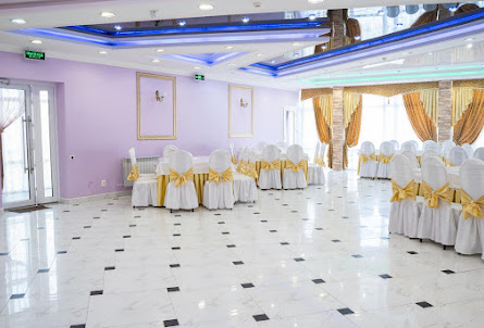 Зал «Золотой» в Зал «Греческий»