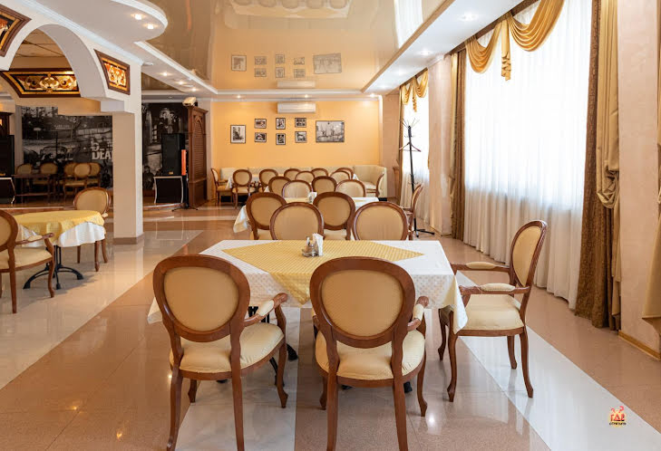 Основной зал в «Ретро» фотография №10