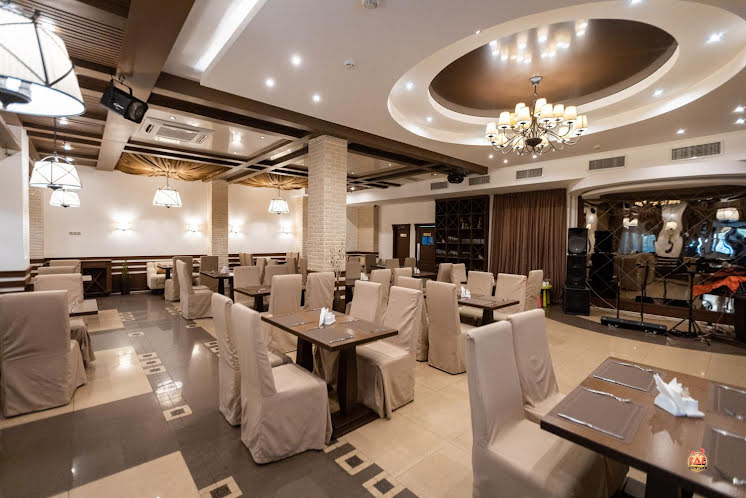 Основной зал в «ВИЛЛАДЖ» фотография №6