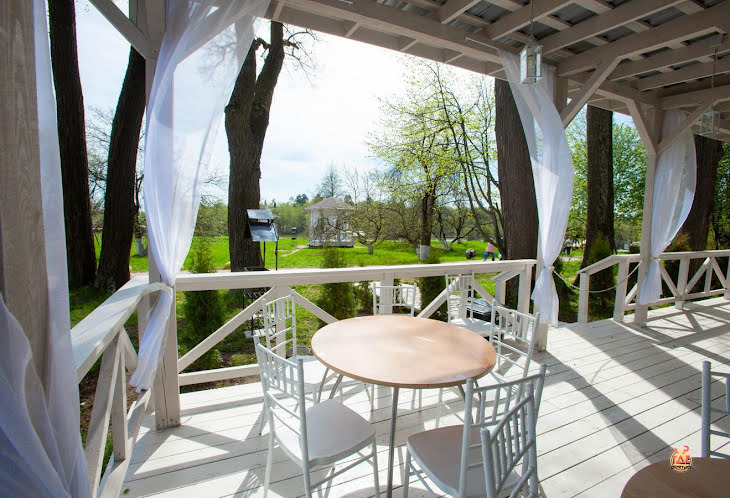 Открытая веранда «Царская Трапеза» в «Усадьба «Гребнево»» фотография №5