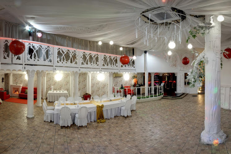 Зал Holiday в «Урфин Джюс» фотография №2