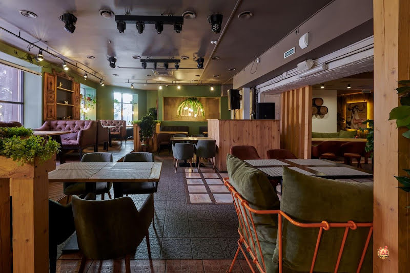 Корова на бочке на Карла Маркса фотография №14