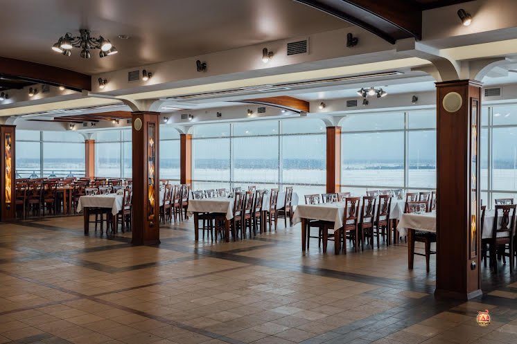 Основной зал  в «Русская усадьба» фотография №18