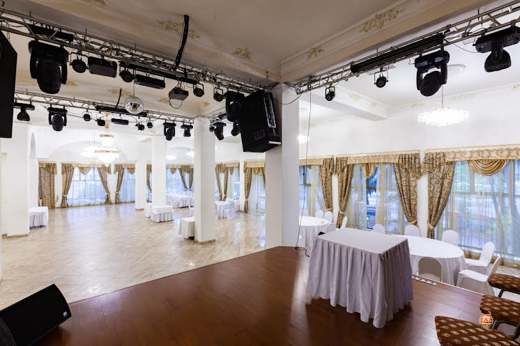 Большой банкетный зал в «Загородный» фотография №10