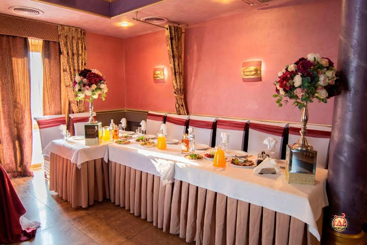 Основной зал в «Вилла Гламур» фотография №9