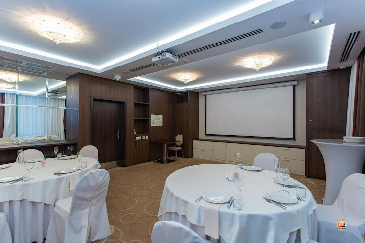 Зал  «Сосновый» в «Рамада» фотография №3