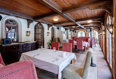 Зал «Зимний сад» в Vip-зал на 10 человек