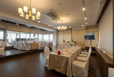 Малый зал ресторана  в Малый зал ресторана 