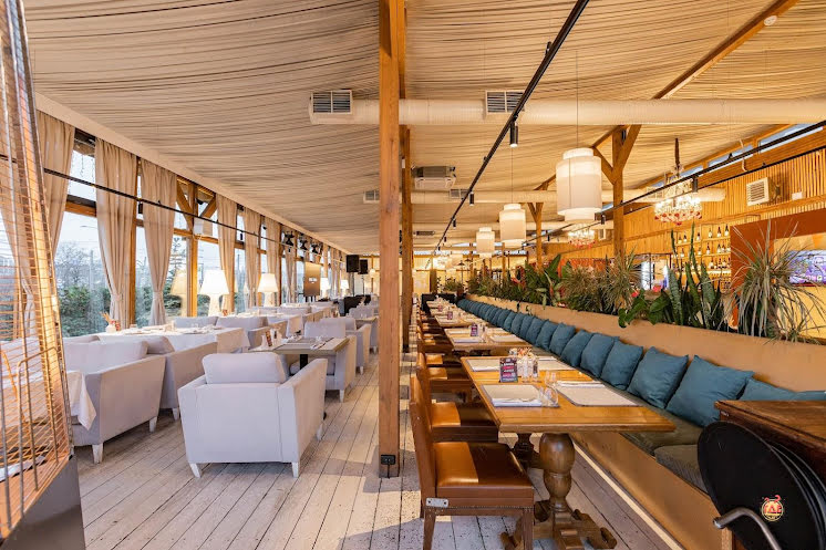 Основной зал в «Веранда» фотография №14