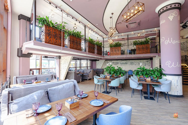 Основной зал  в «Шато Манави на Адмирала Лазарева» фотография №10