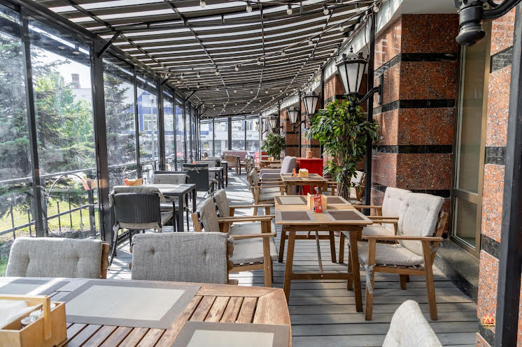 Основной зал  в «Жаровня» фотография №13