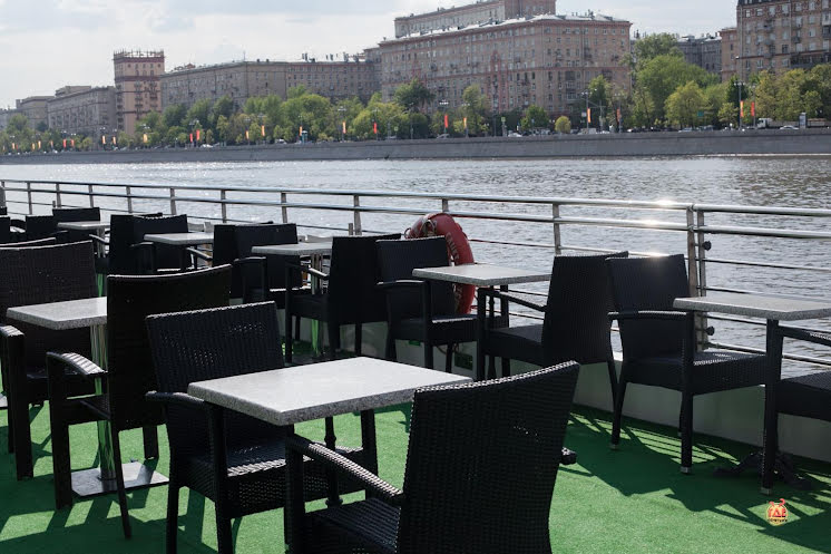 Верхняя палуба в «Ривер Лаундж-2» фотография №5