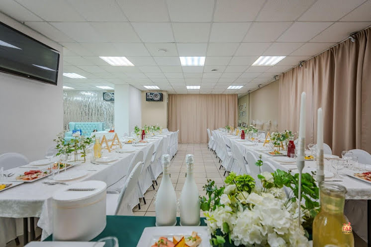 Банкетный зал в «Люкс» фотография №6