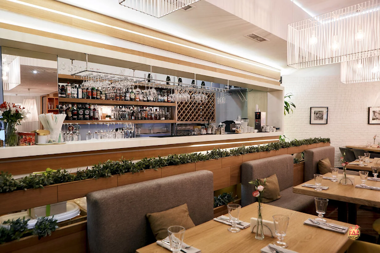 Основной зал в «BONA CAPONA на Комендантском» фотография №16