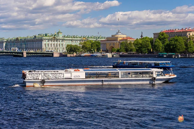 Основной зал в «Теплоход "Альта"» фотография №10