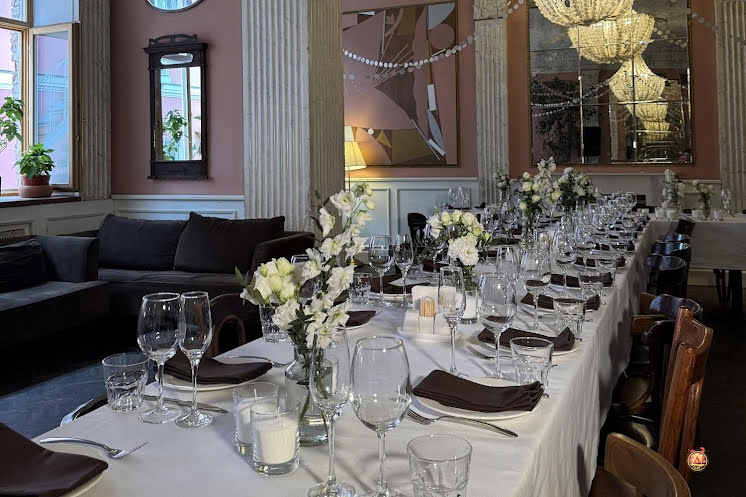 Розовый зал  в «Хитрые люди» фотография №2