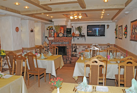 Зал «У камина» в Охотничий домик