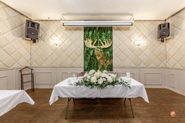 Большой караоке-зал в «Сытый лось в Медведково» фотография №5