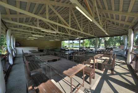 Веранда на 60 человек в Зал в коттедже «Избушка Егеря»