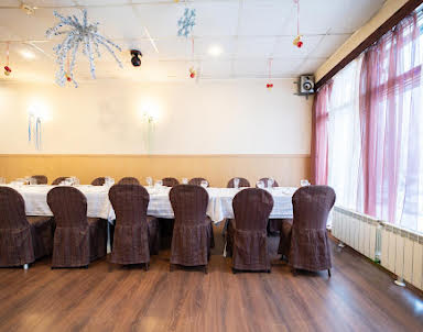  ресторан В кругу друзей