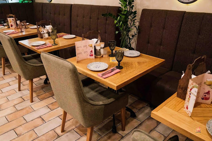 Основной зал  в «ВанГоги» фотография №9