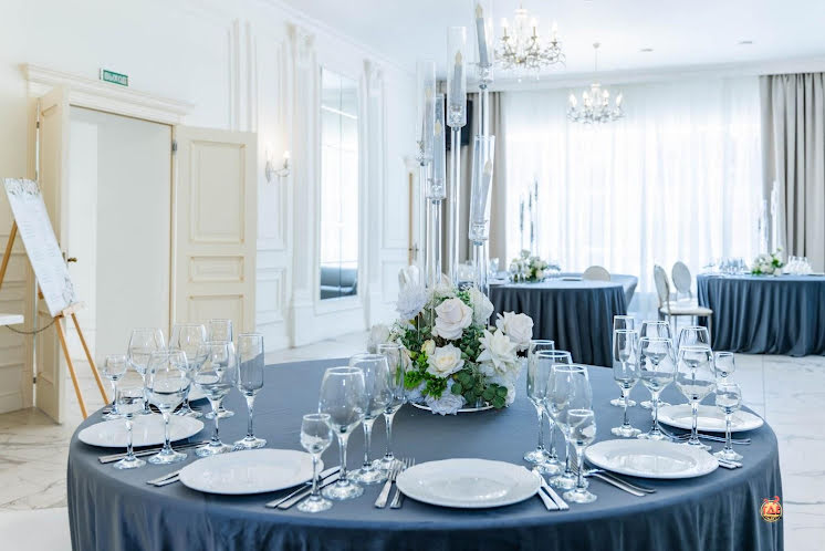 Зал «Лев Толстой» в «Еда и Миръ» фотография №1