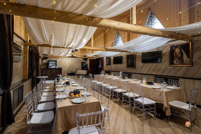 Конюшня фотография №16