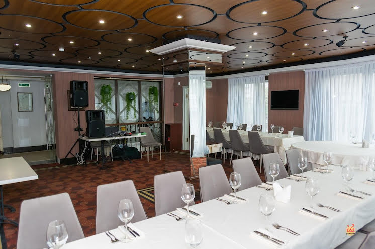 Основной зал в «Бристоль» фотография №9