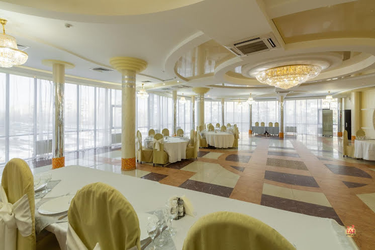 Зал «Фисташковый» в «У Озера ​на Героев Космоса» фотография №11