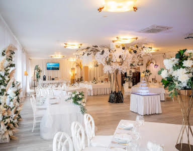 День рождения в 9PARROTS