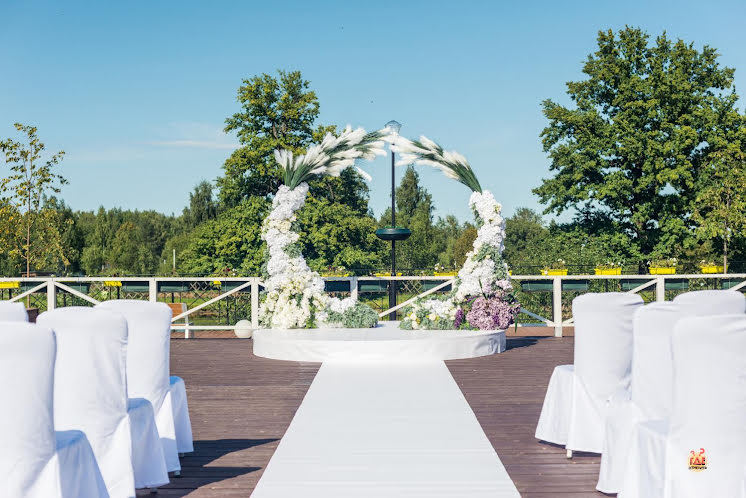 Шатер у пруда в «Sofrino Park» фотография №15