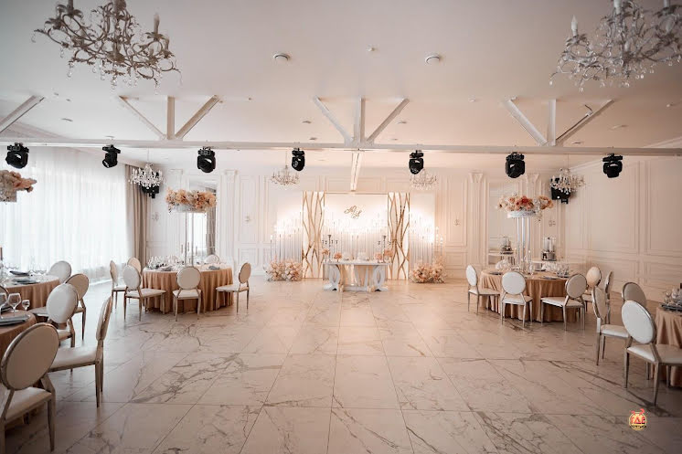 Зал «Лев Толстой» в «Еда и Миръ» фотография №8