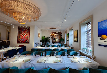 Зал «Батуми» в Зал «Изумрудный»